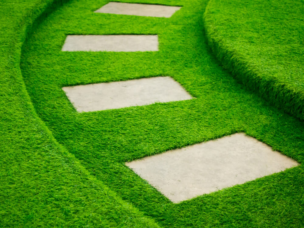 Benefits of Laying Artificial Grass on Concrete